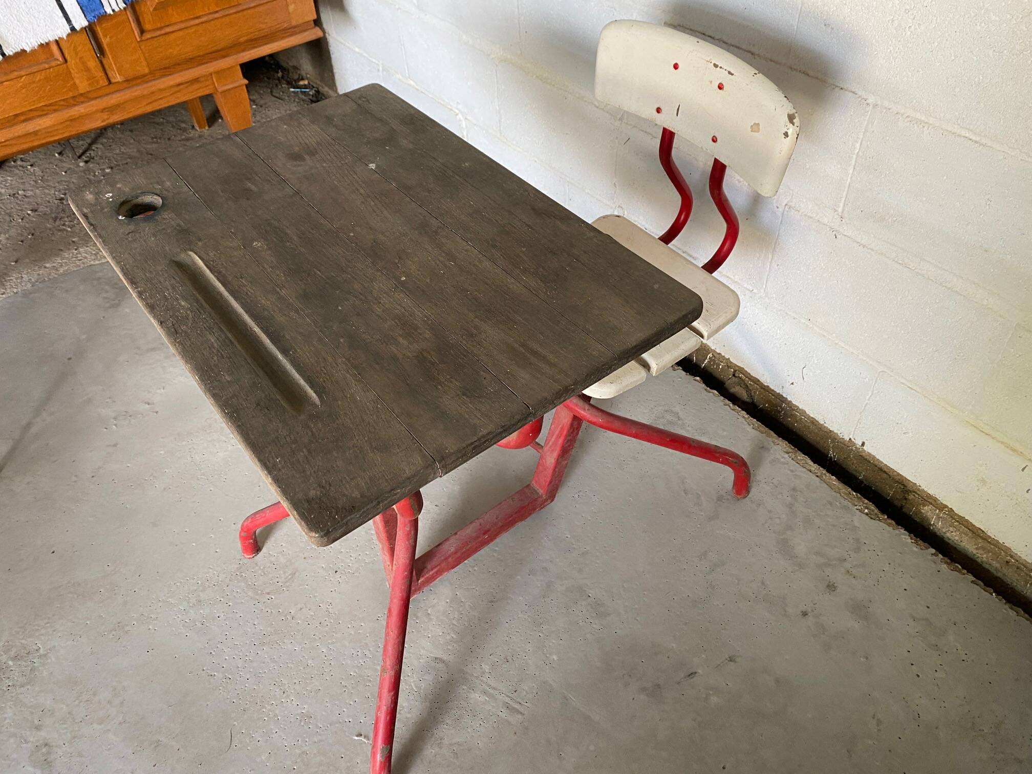 Child's desk in steel and wood from the 1950s.