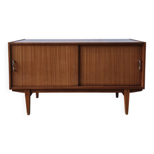 buffet moderniste des