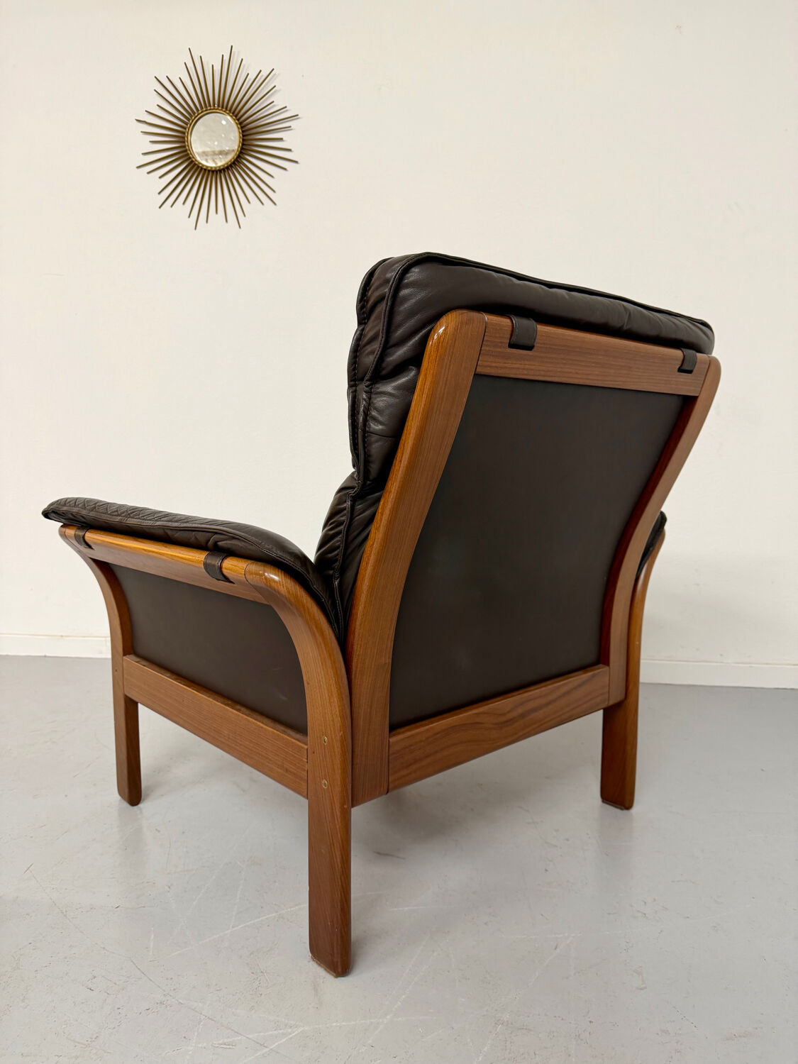 Vintage 70s Dreipunkt Scala design armchair in black leather and teak.