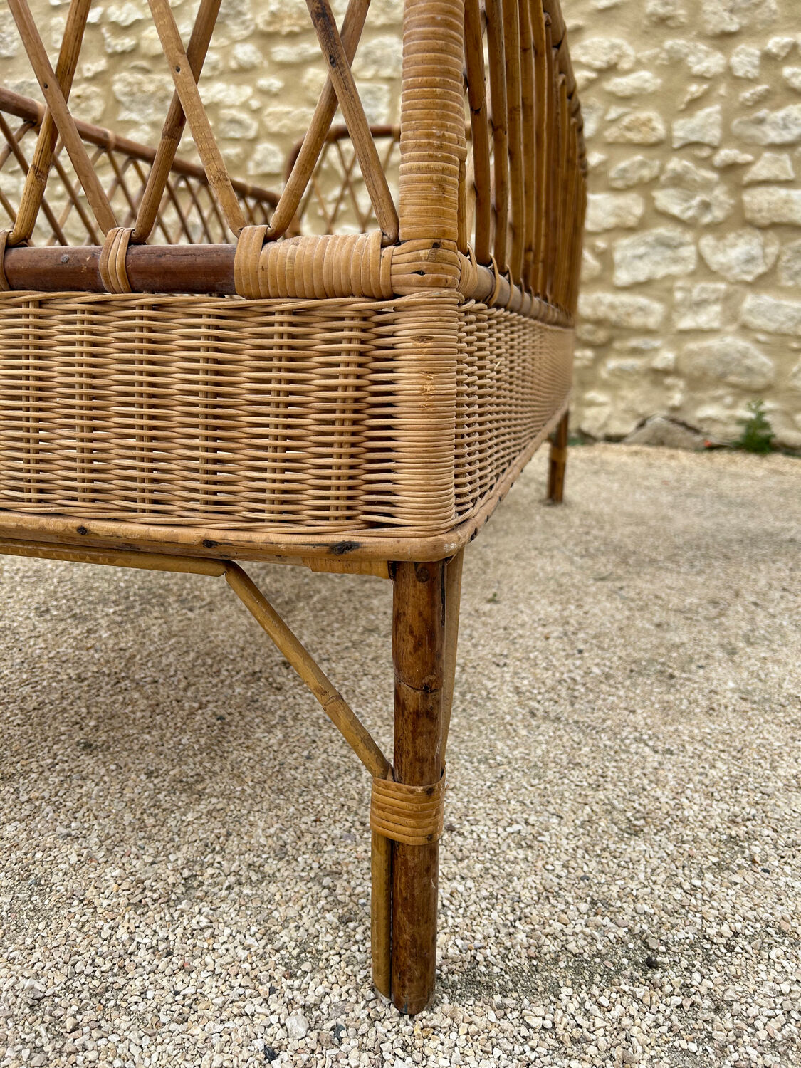 Rattan bed and wicker