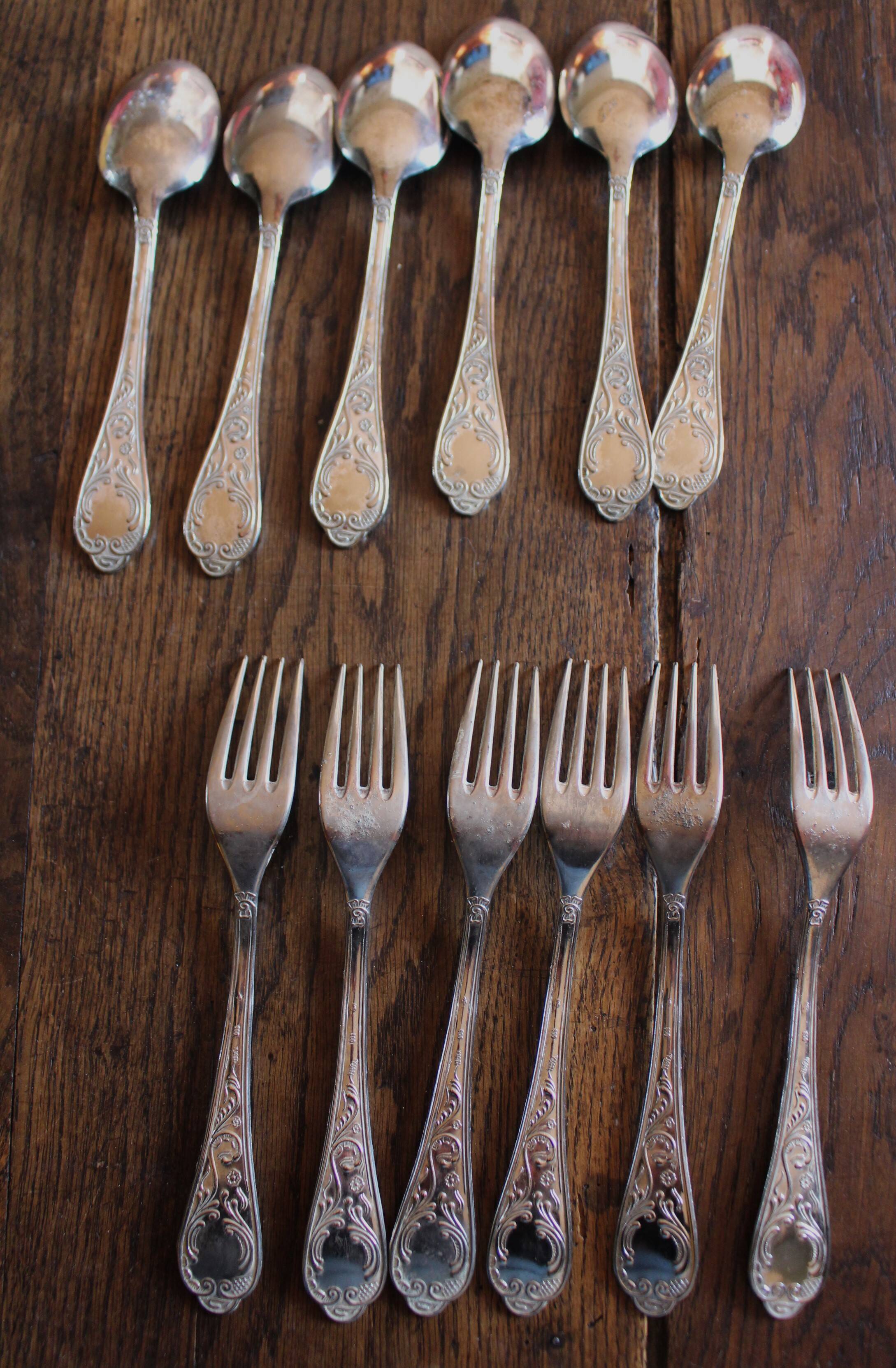 A set of 6 forks + 6 spoons silver metal foliage
