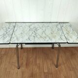 Formica table and its 2 chairs imitation marble