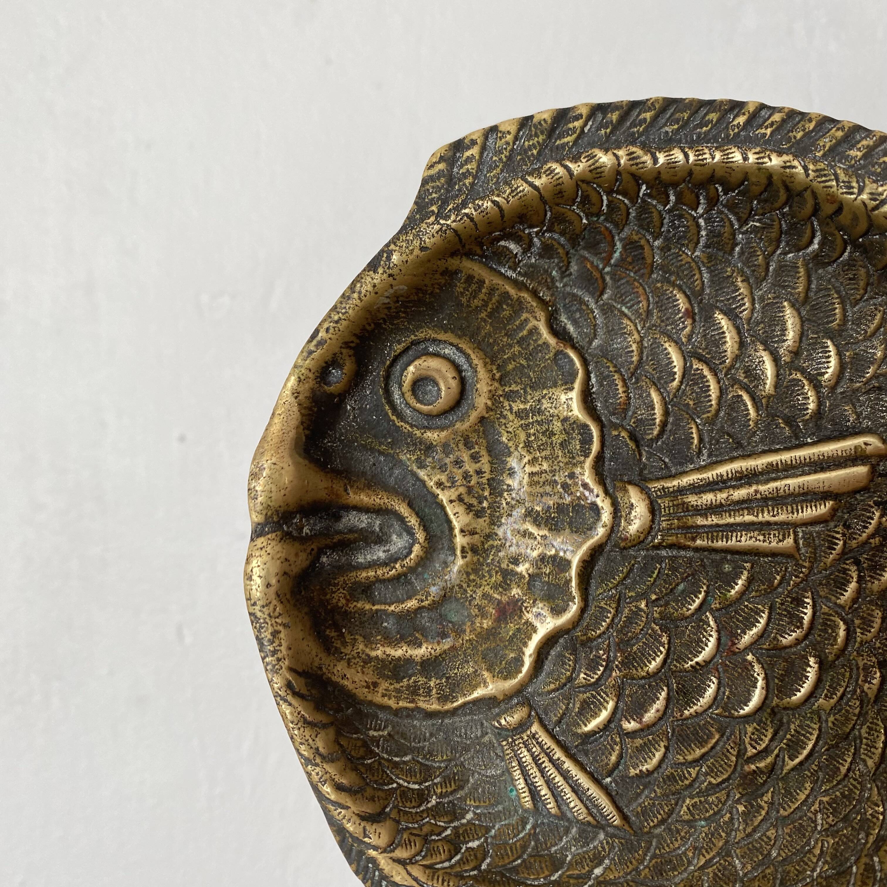 Brass fish ashtray or pocket emptier