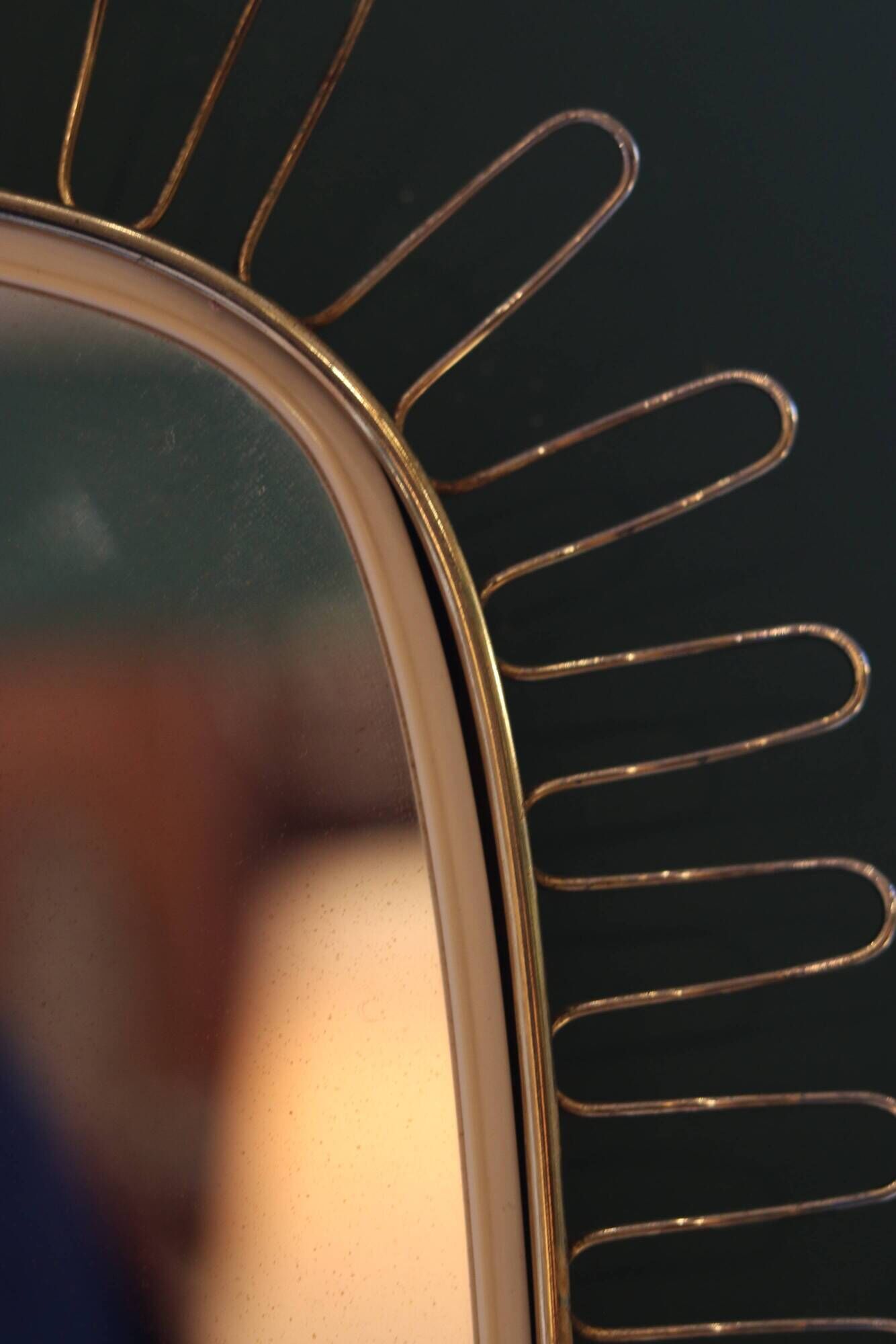 Vintage 50s-60s rear-view mirror, in pierced gold metal.