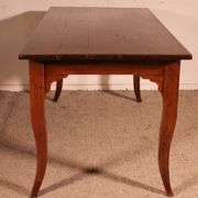 Louis XV table in oak, late 18th century.