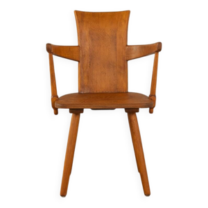 chaise brutaliste des