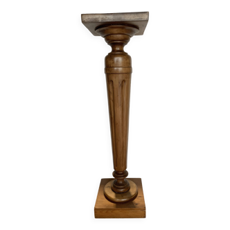 Colonne de présentation de style Louis XVI en hetre teinté XX siècle