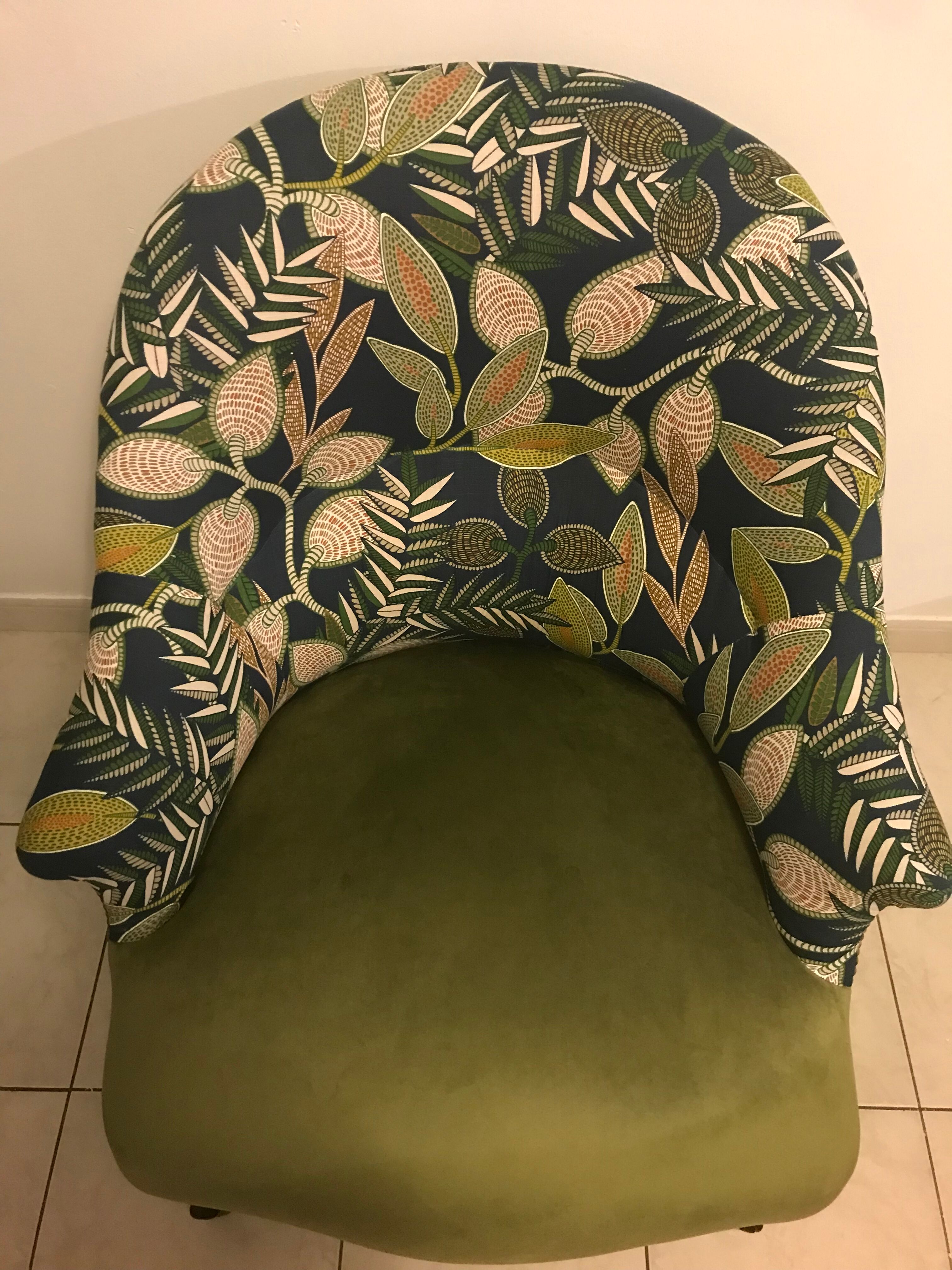Toad armchair