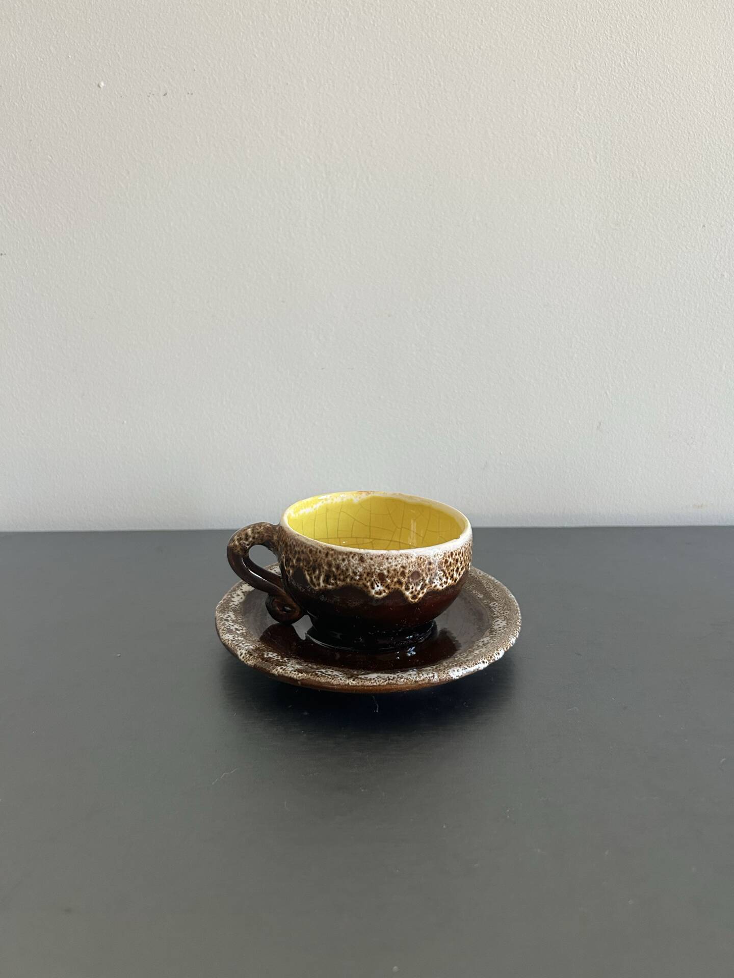 Tasses et soucoupes Vallauris