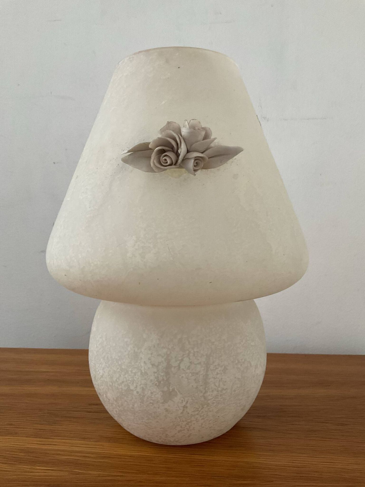 Mushroom lamp in Murano glass, made in the 60s-70s.