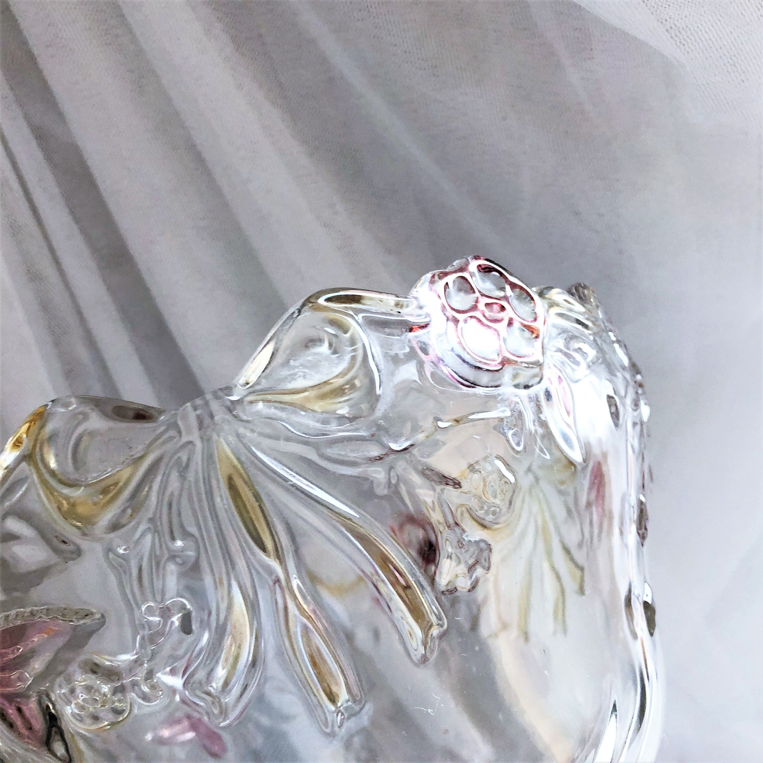 Pedestal fruit cup in blown glass