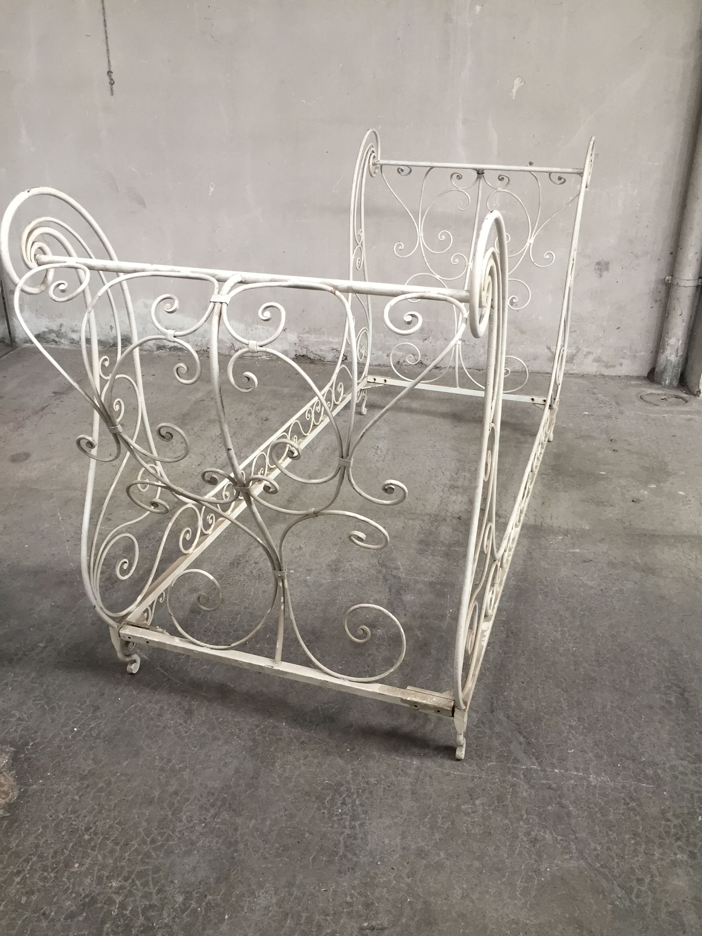 Bed former romantic wrought iron 1900