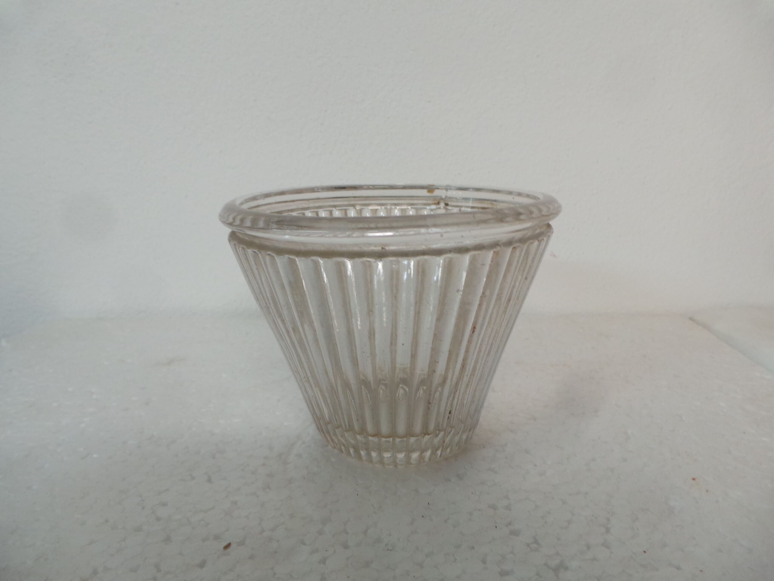 Flared jam jar with striated decoration