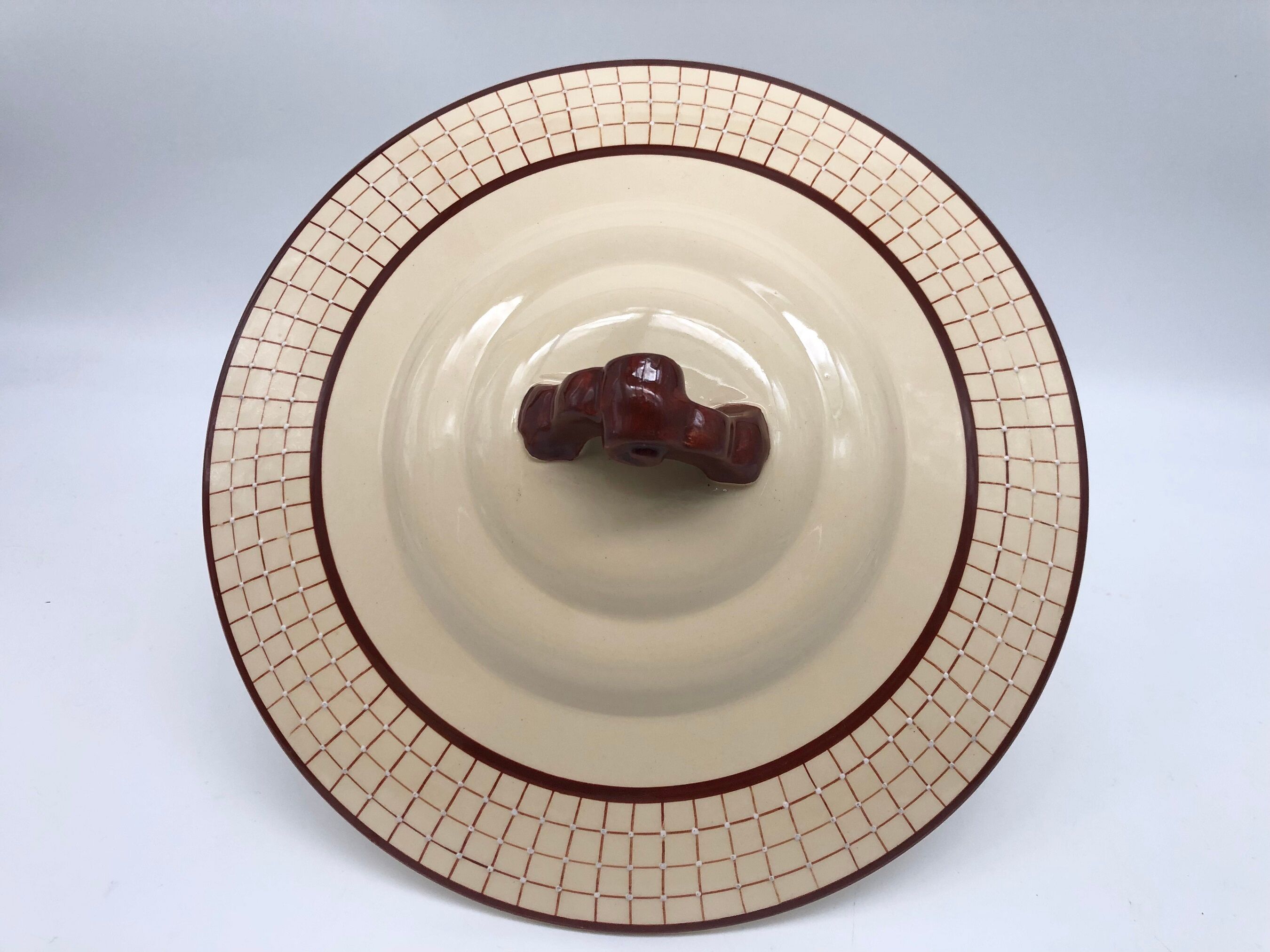 Earthenware tureen "Longchamp – France", Colmar model