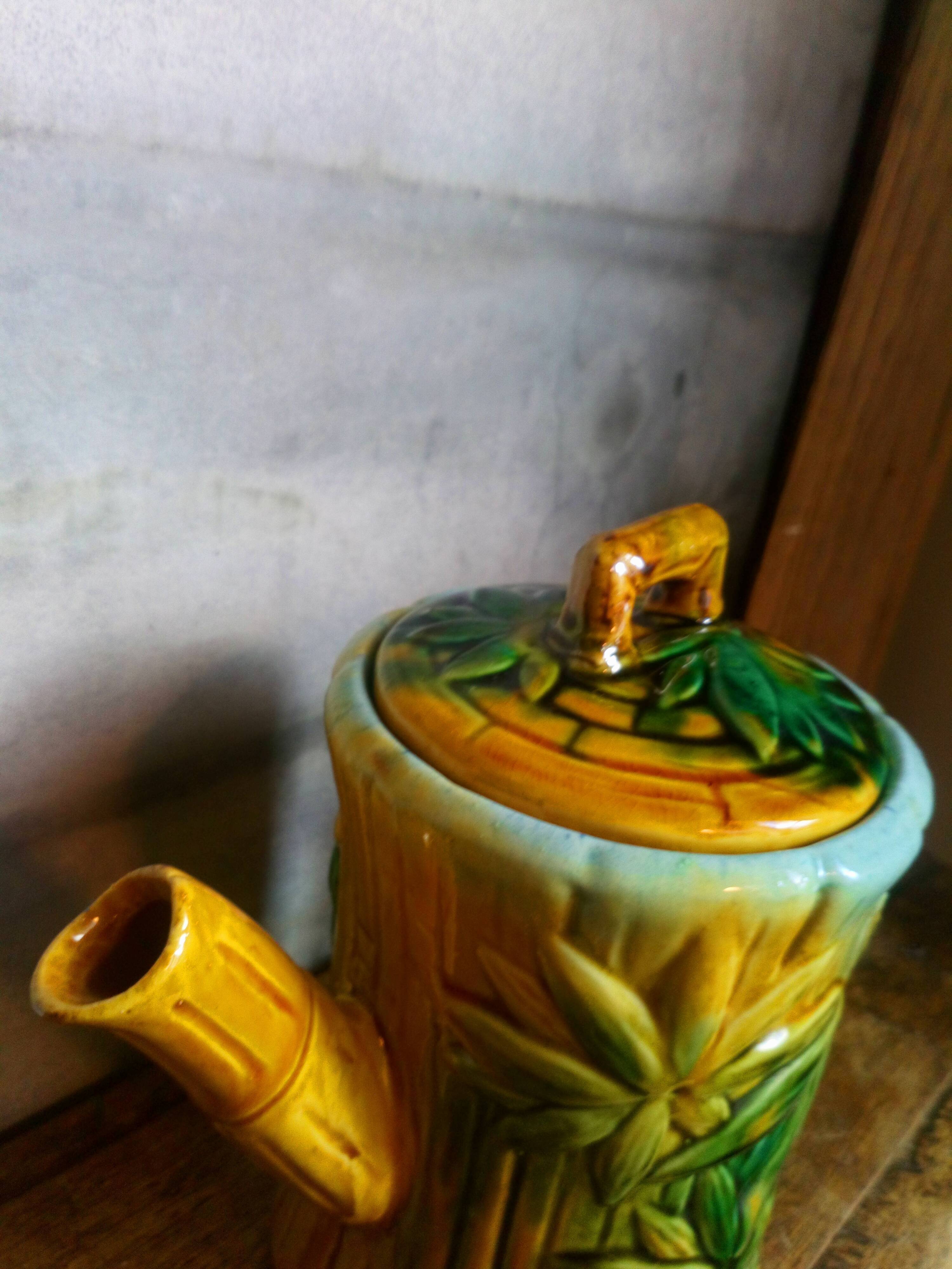 Early XXeme Barbotine Teapot