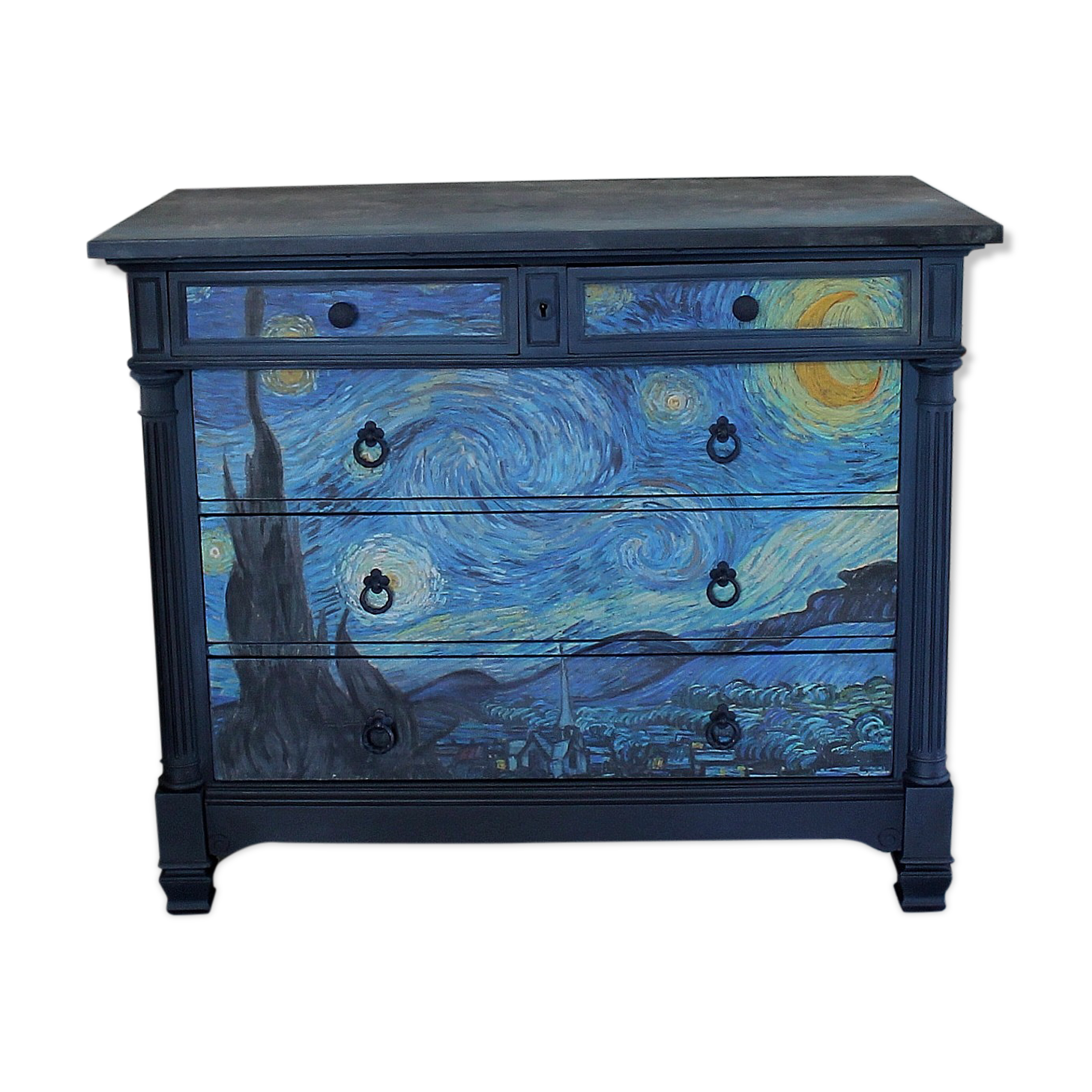 Chest of drawers