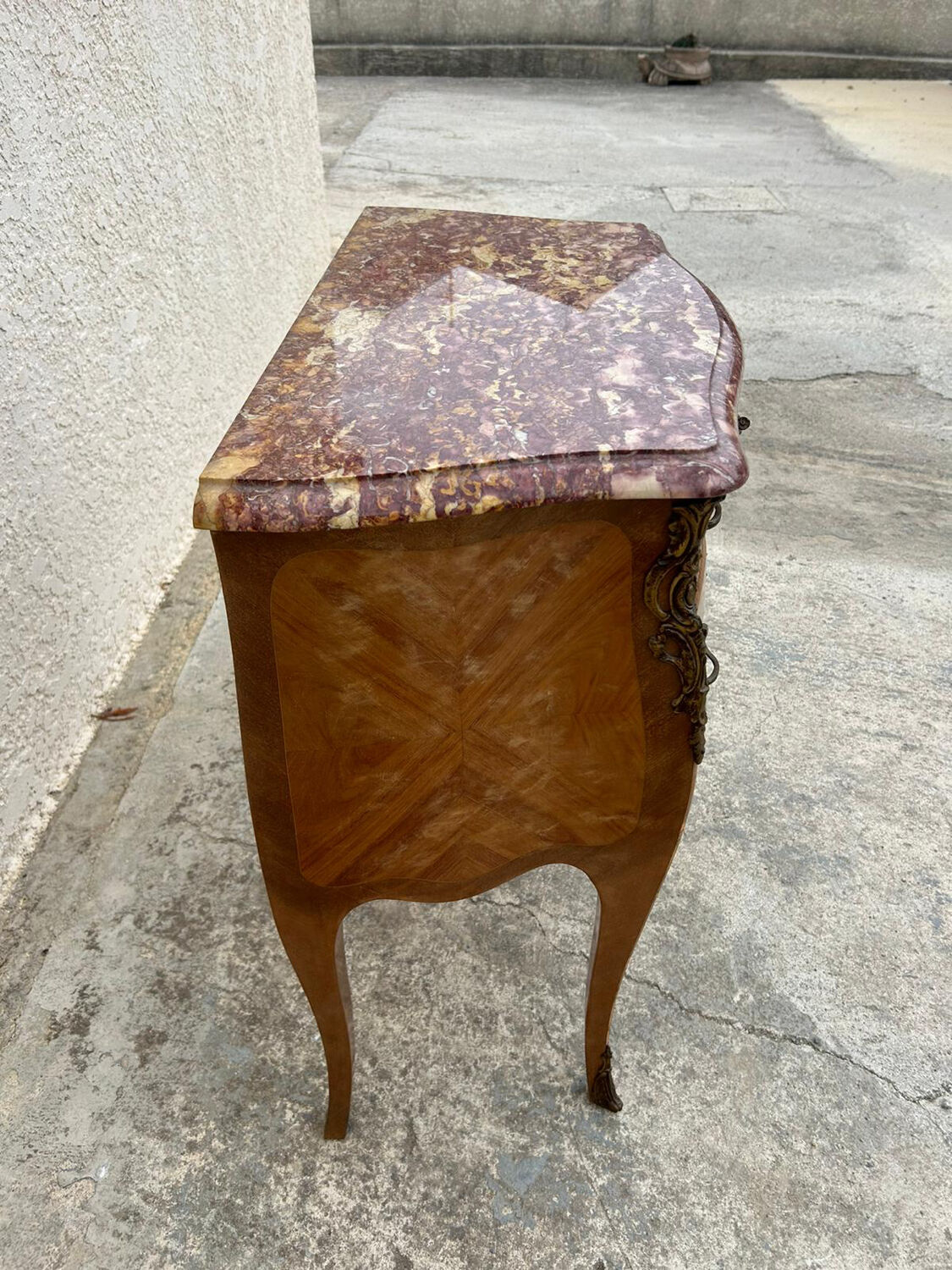 Louis XV style chest of drawers in rosewood