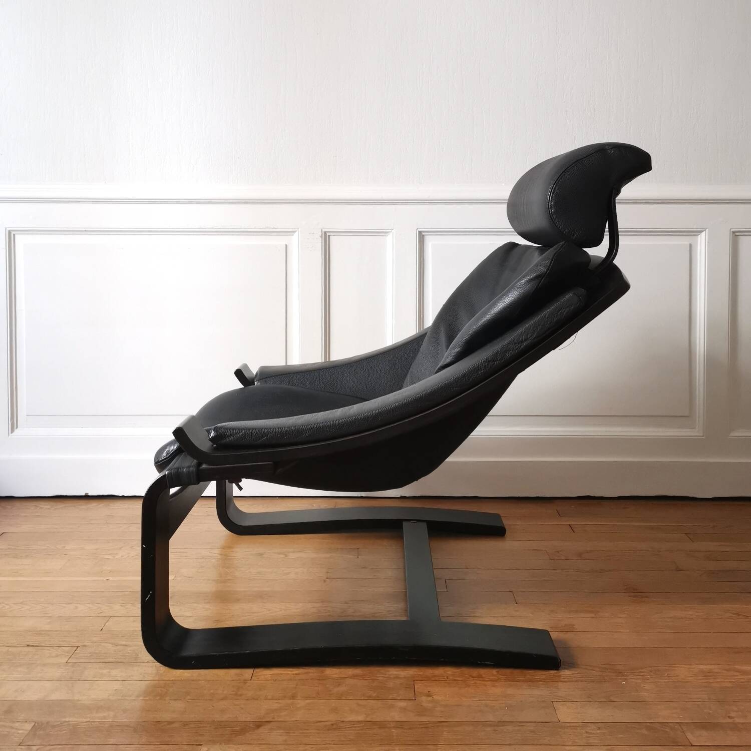 Kroken leather armchair, designed by Ake Fribytter, Nelo Mobelfabrik Sweden.