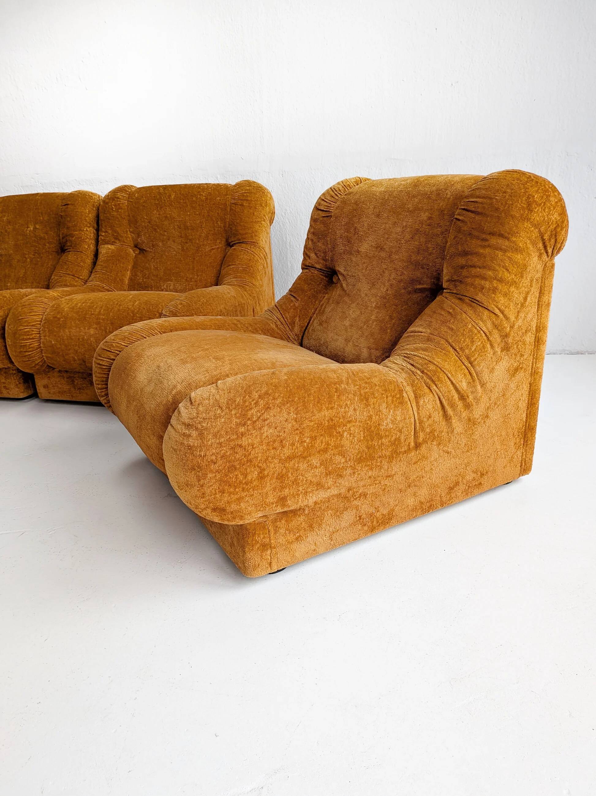 Set of 4 Modular Italian Lounge Chairs 1970s