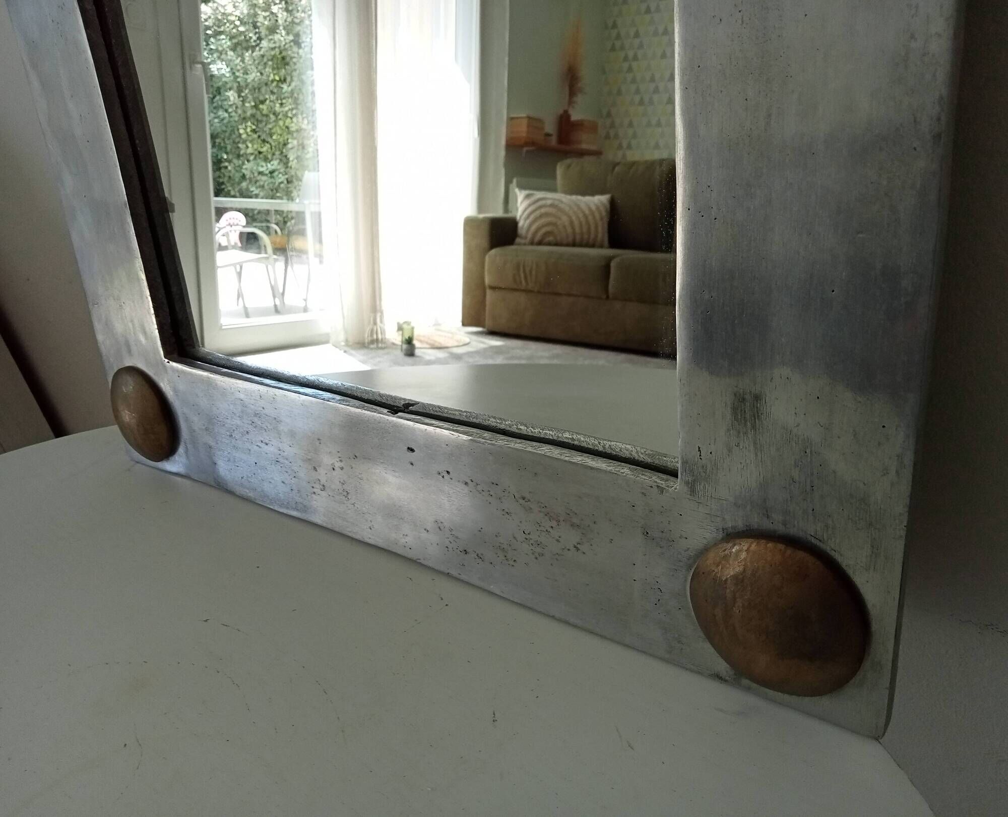 Vintage folk art mirror in cast aluminum and solid brass 60s/70s 50*50 cm