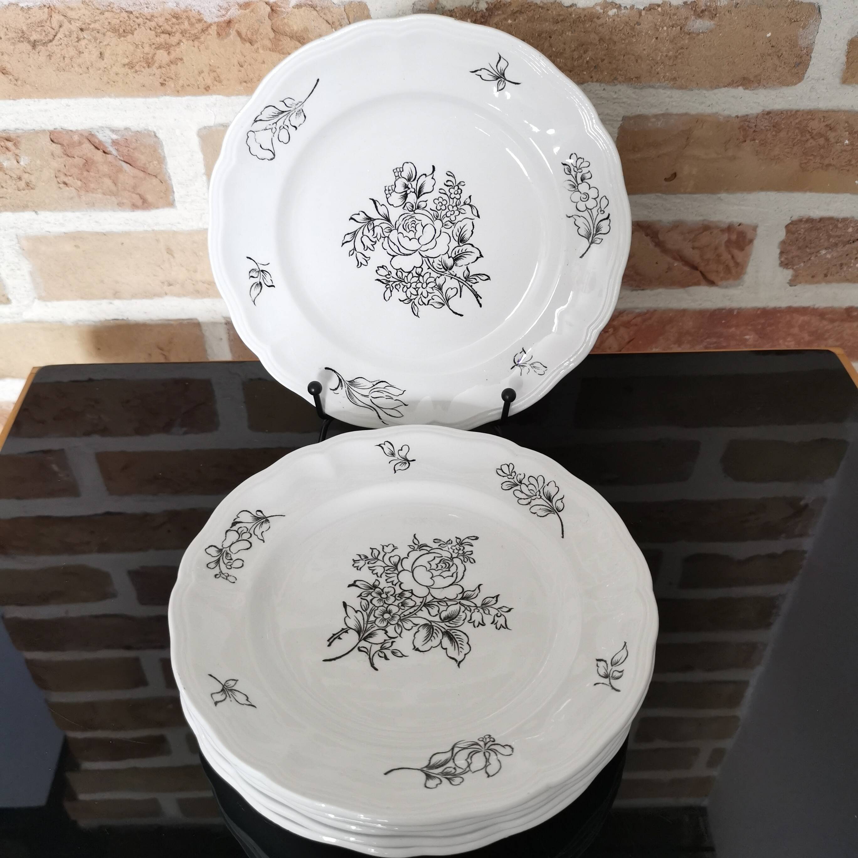Dessert plates in half Luneville porcelain, black decor