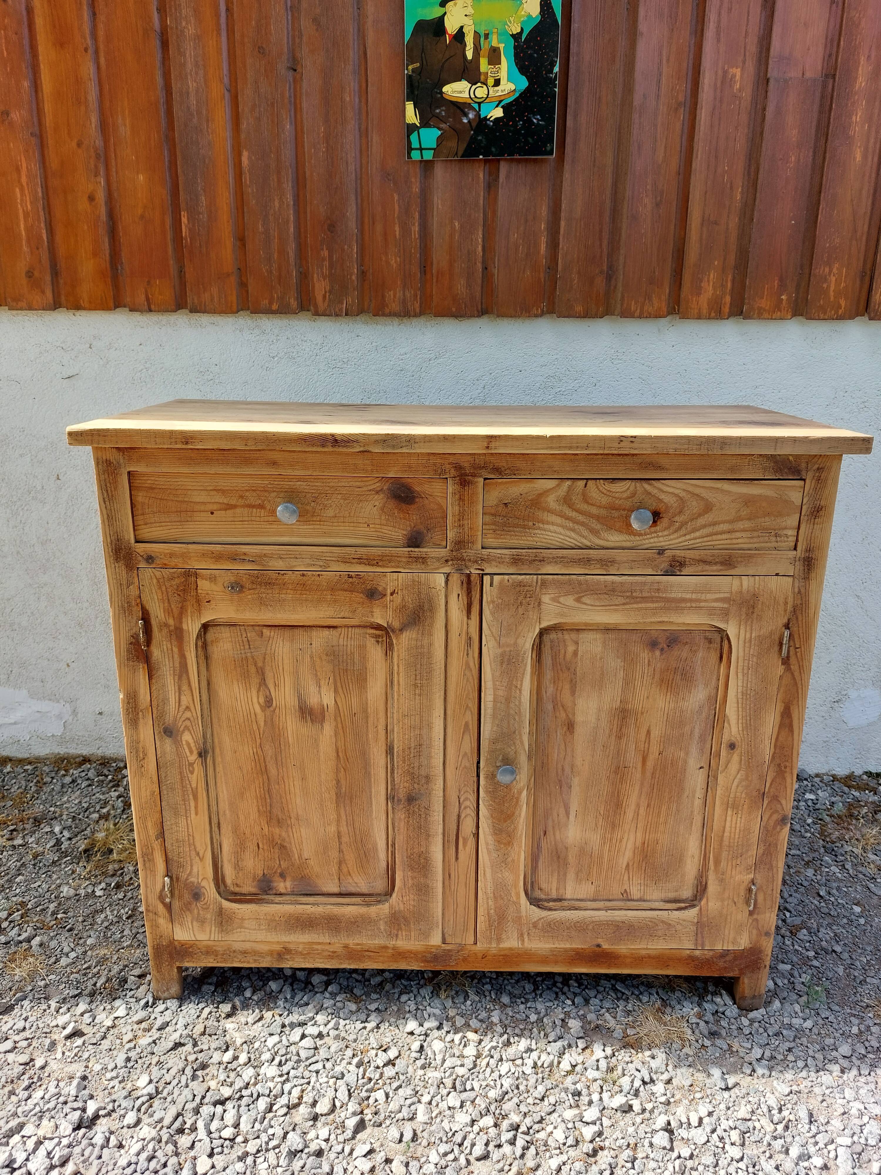 Sanded Parisian buffet