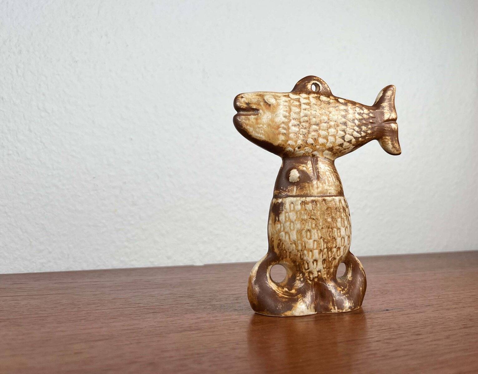 Decorative fish holder in studio pottery by Haico Nitzsche for Søholm, 1960s.