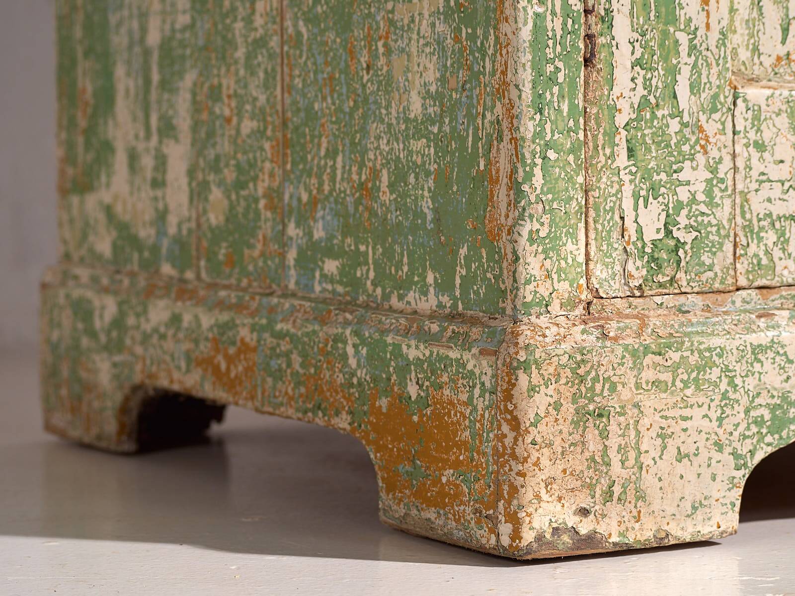 Antique bedroom chest of drawers with green tones (c.1920) #8