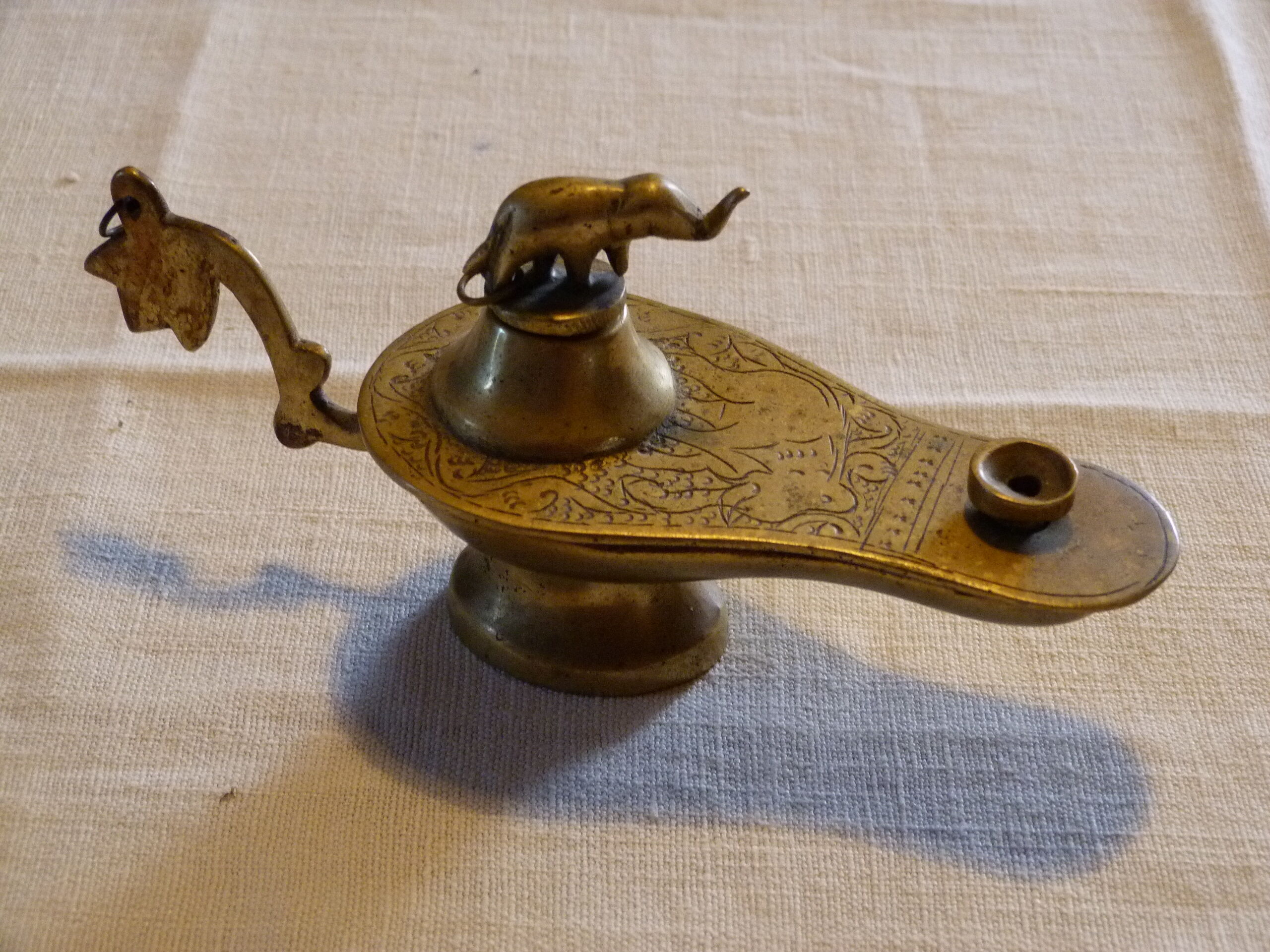Old oil lamp style Oriental Aladdin copper