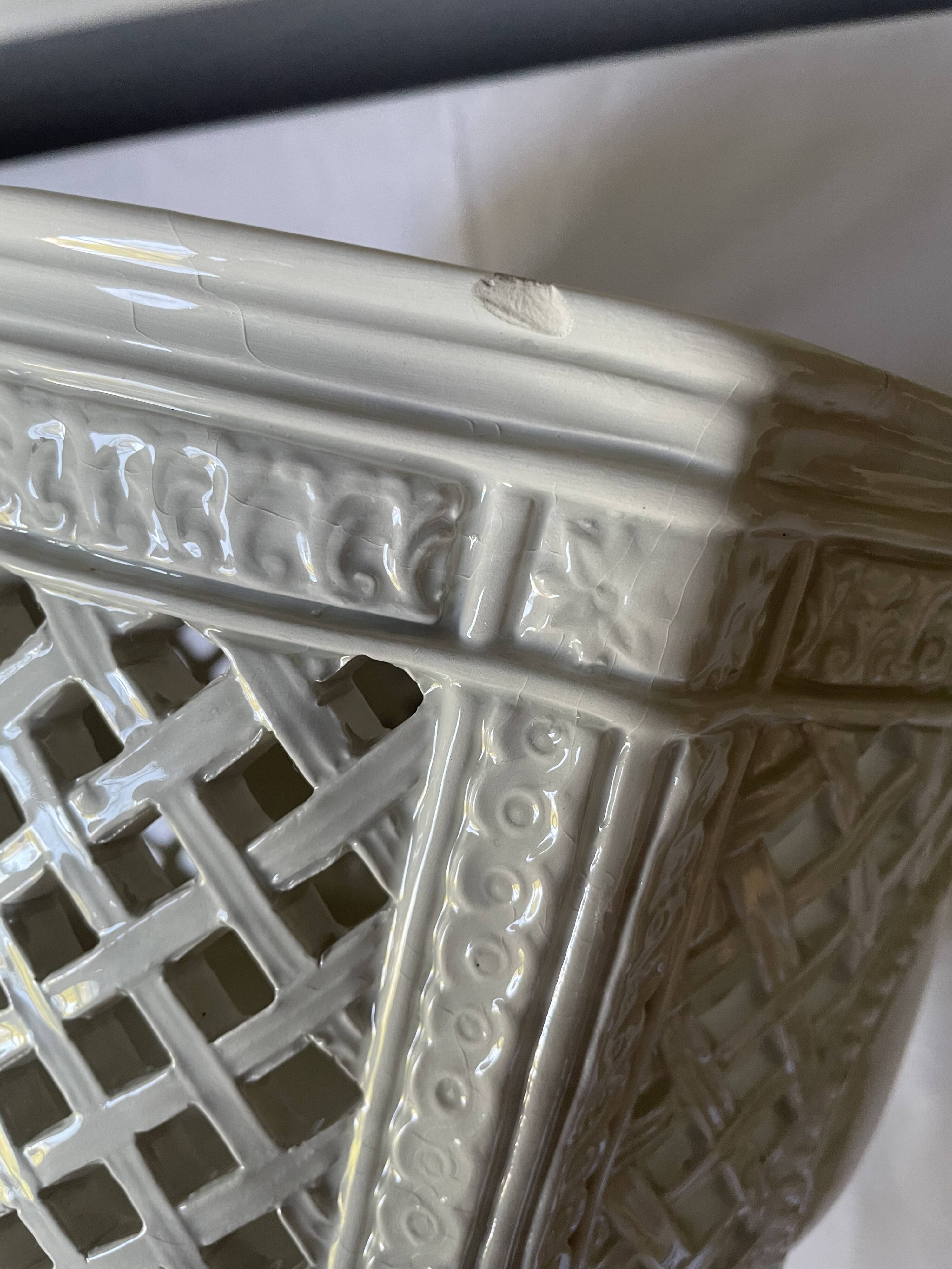 Reticulated pot cover in Italian porcelain