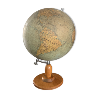 Former world globe Girard Barrère and Thomas vintage