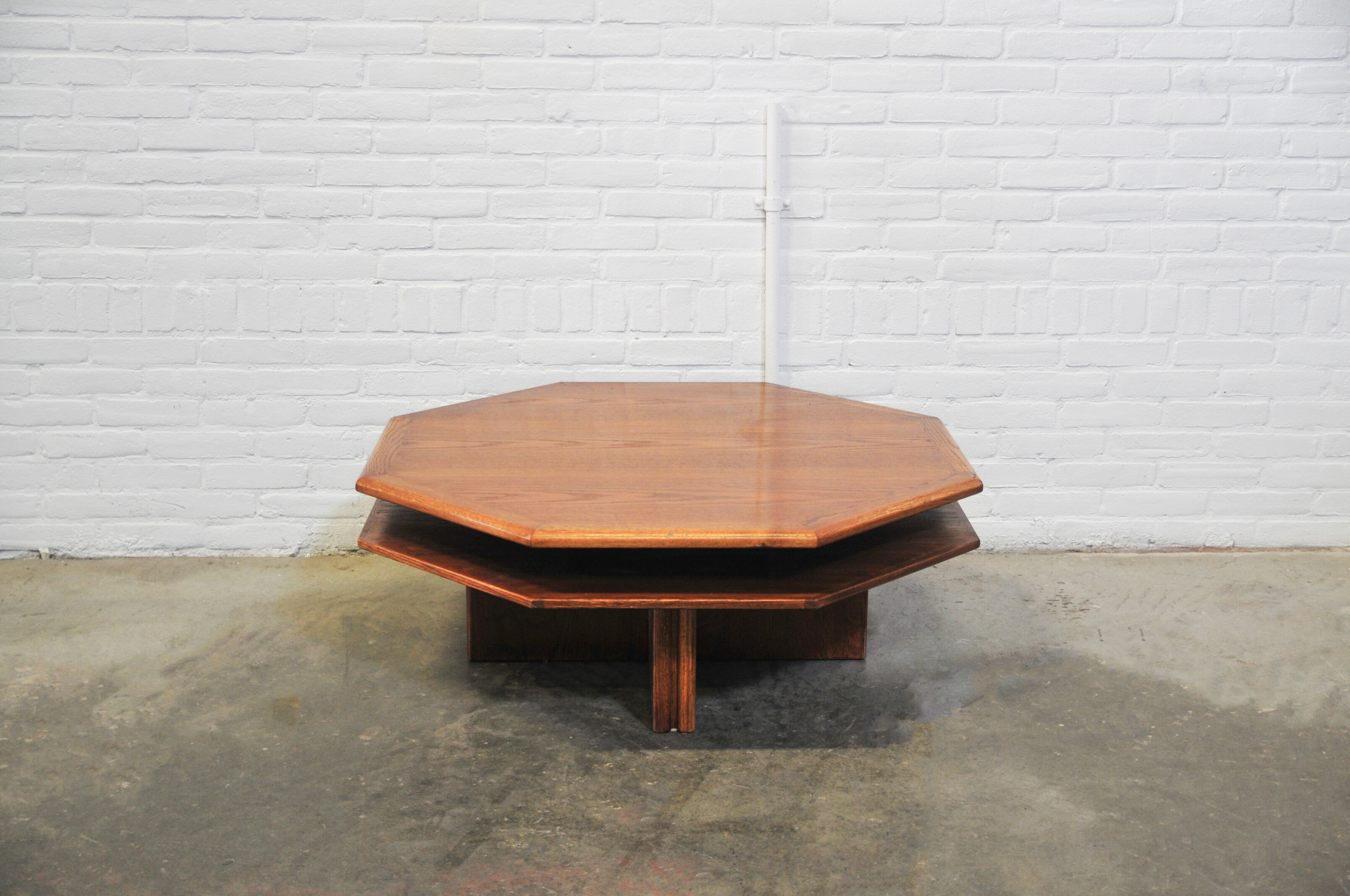 Hexagonal wooden coffee table with plateau
