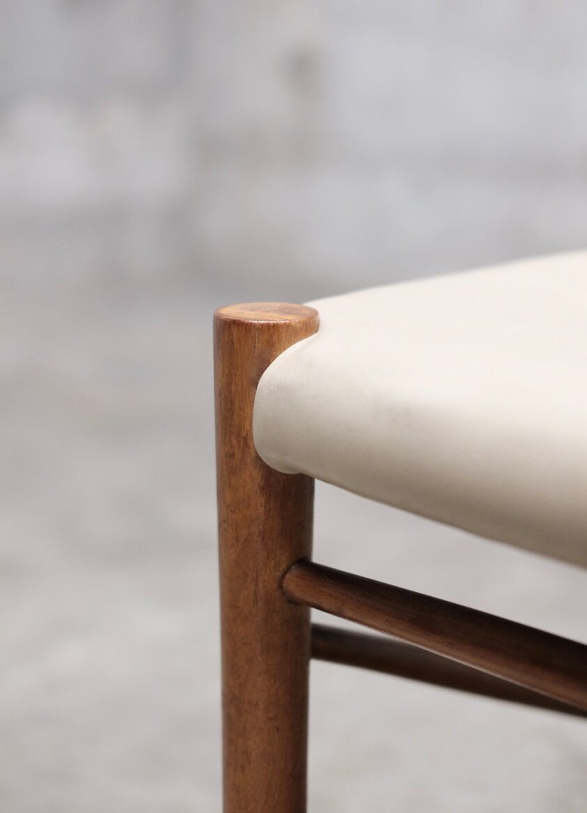 Chaise de salle à manger en teck du milieu du siècle par Peter Hvidt pour Soborg