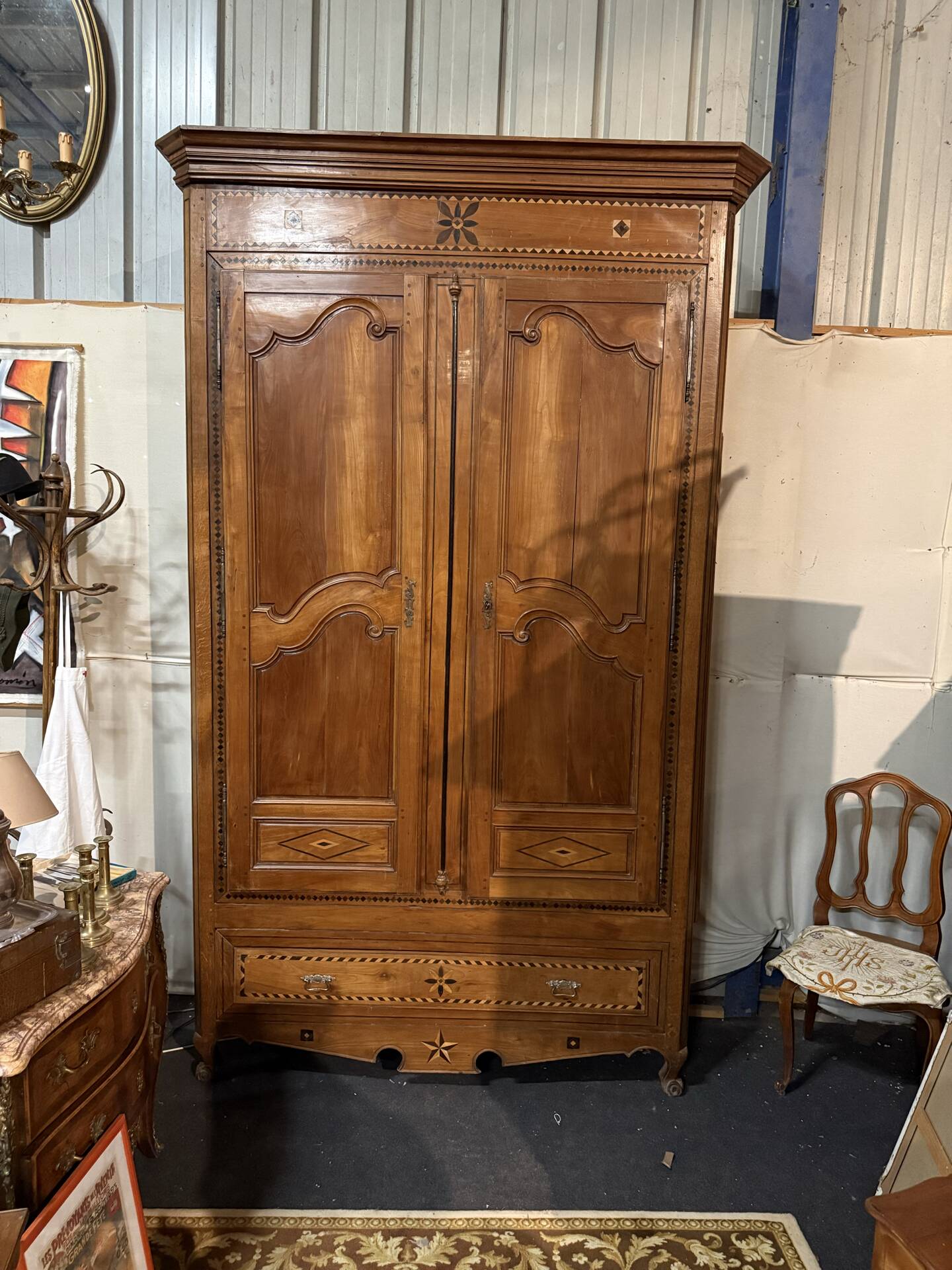 Armoire Saintongeaise avec porte latérale