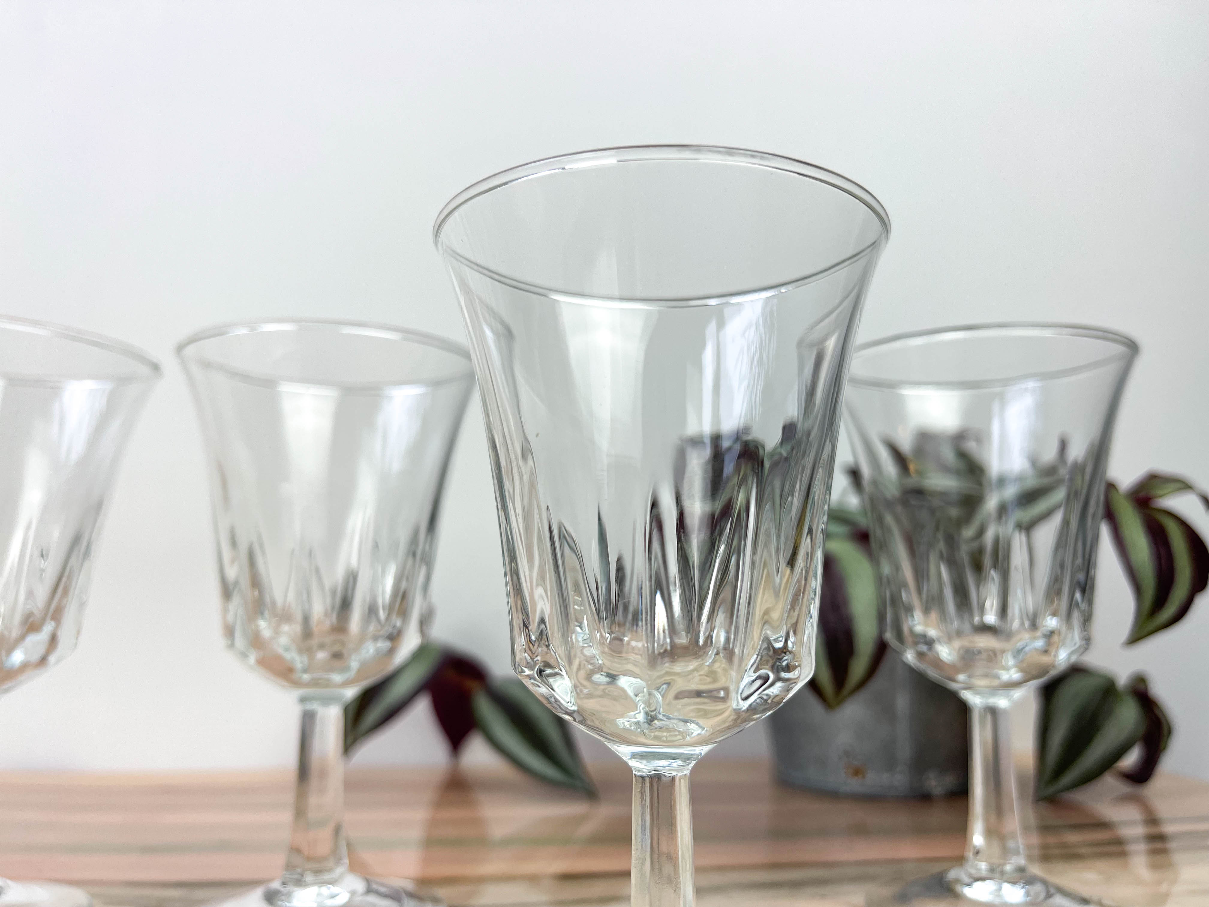 Set de 8 verres à vin regence Luminarc années 60