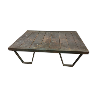 Industrial plant pallet coffee table