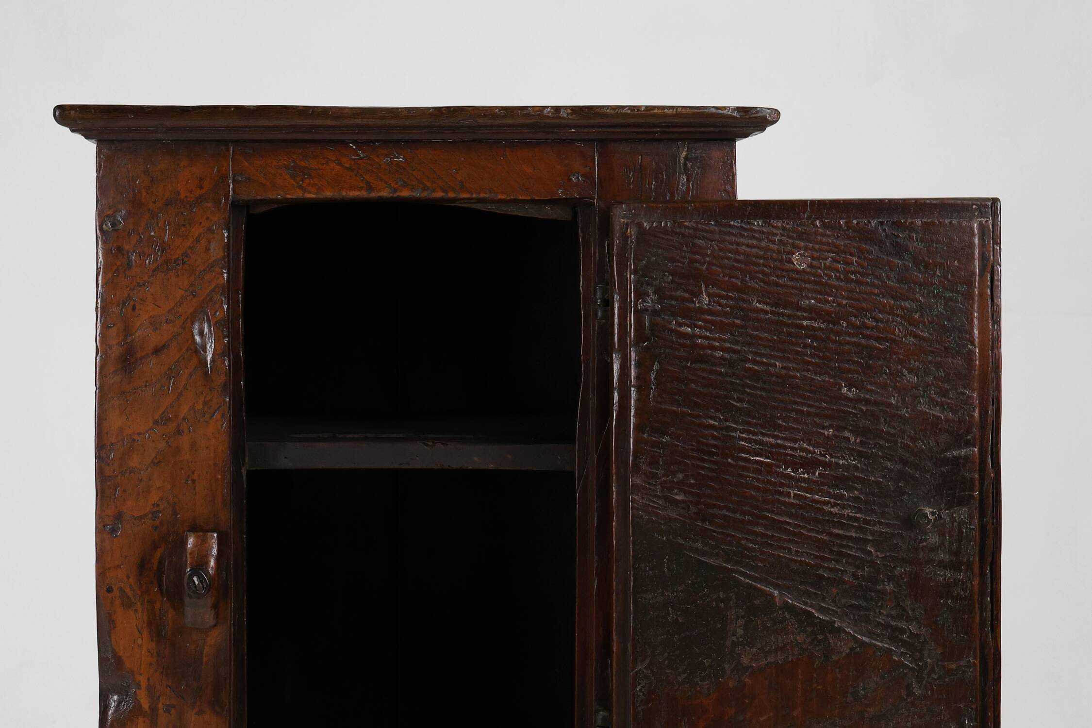 Rare French 16th century oak cabinet with beautiful patina