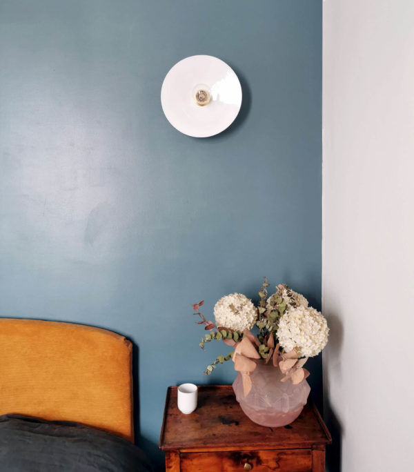 Opaline wall lamp