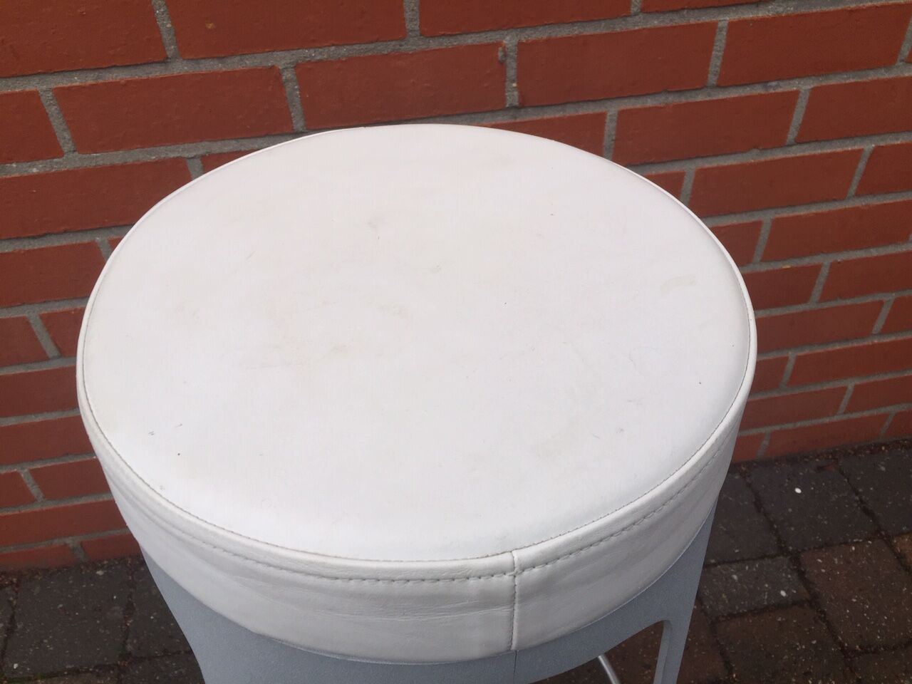 Leonardo Rossano metal and leather stool for Lapalma, Italy