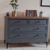 Chest of drawers with large drawers