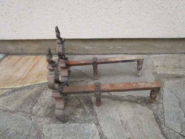 Paire de chenets anciens en acier et bronze