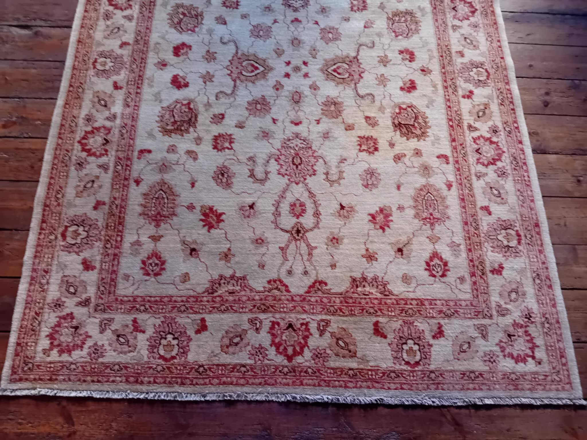 Tapis Pakistanais Farahan fait main 272x199cm