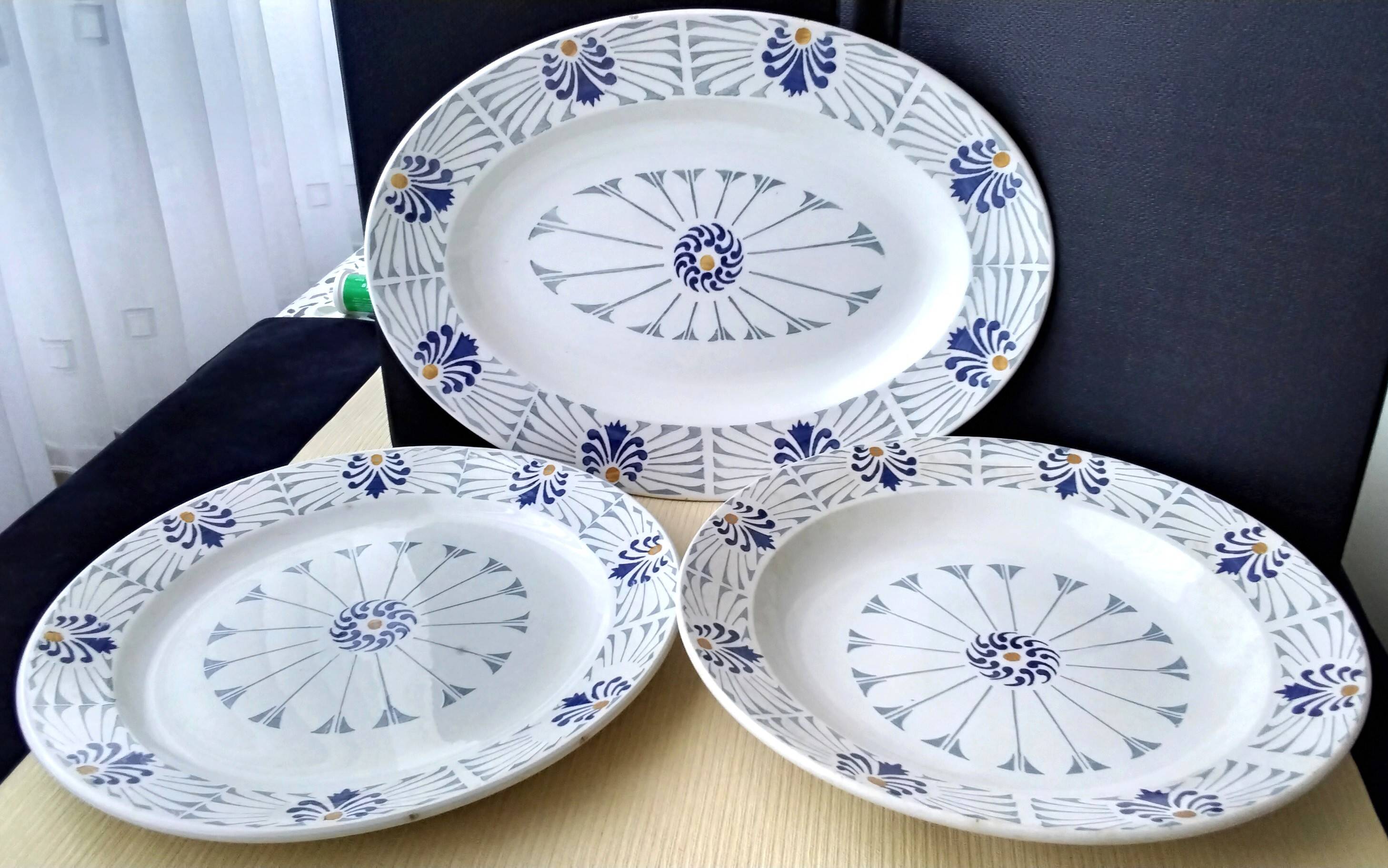 Set of 3 dishes from the Onnaing pottery.