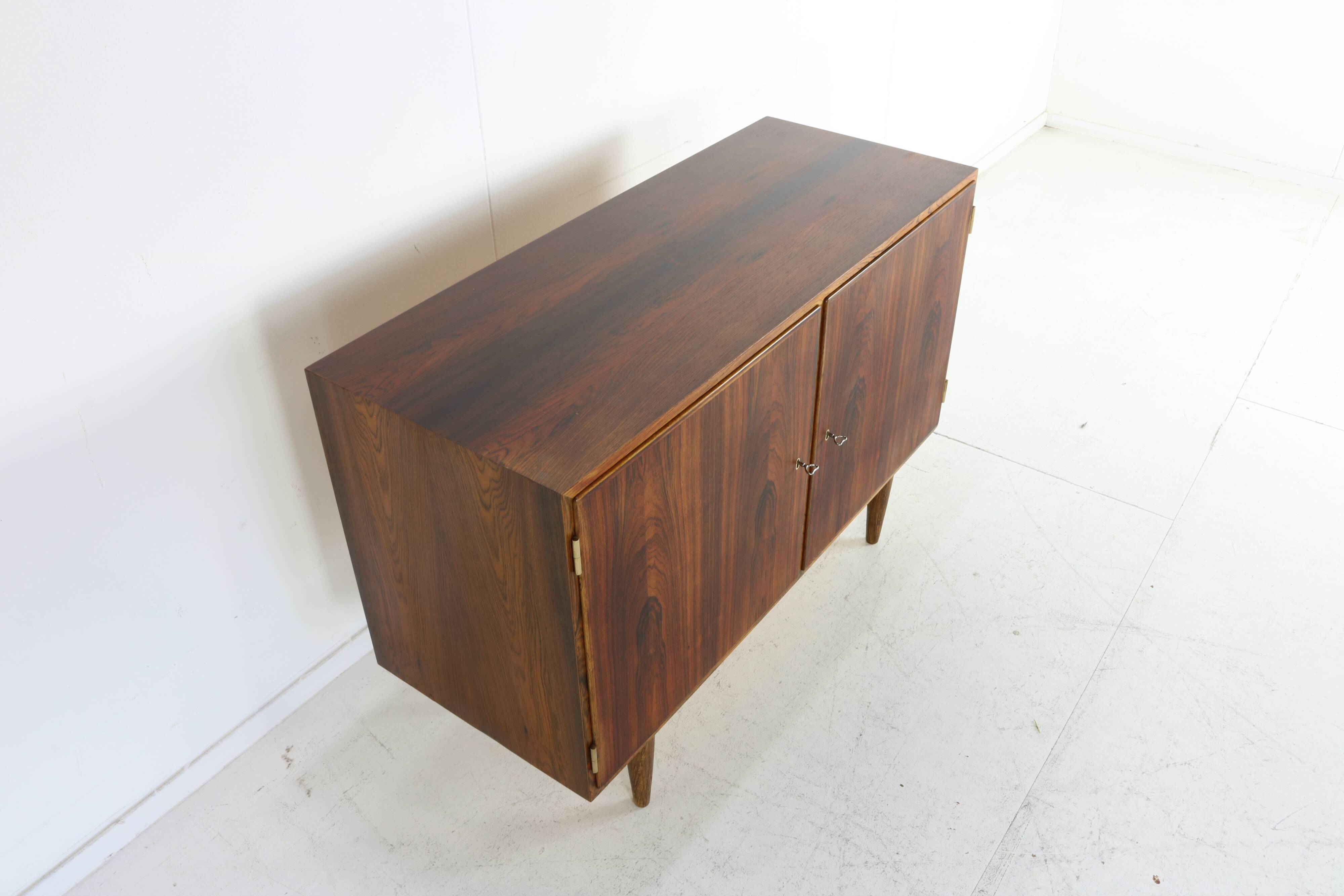 Rosewood cabinet by Poul Hundevad