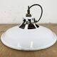Lampe suspendue en émail blanc industriel, années 1960