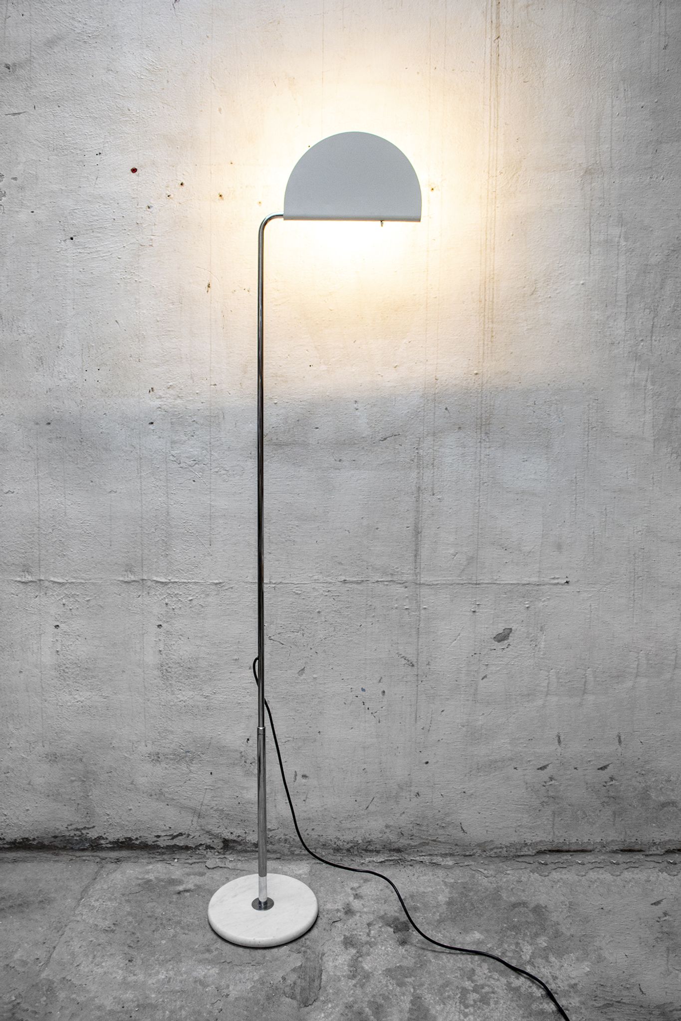 Italian Floor Lamp Mezzaluna by Bruno Gecchelin for Skipper, 1970s
