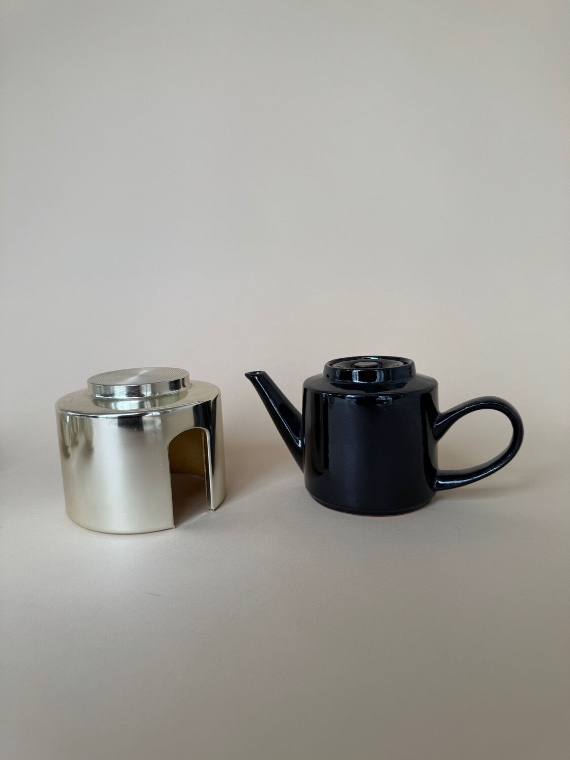 Vintage Modernist Set Of 6 Glass Coffee/Tea Cups With Ceramic Teapot