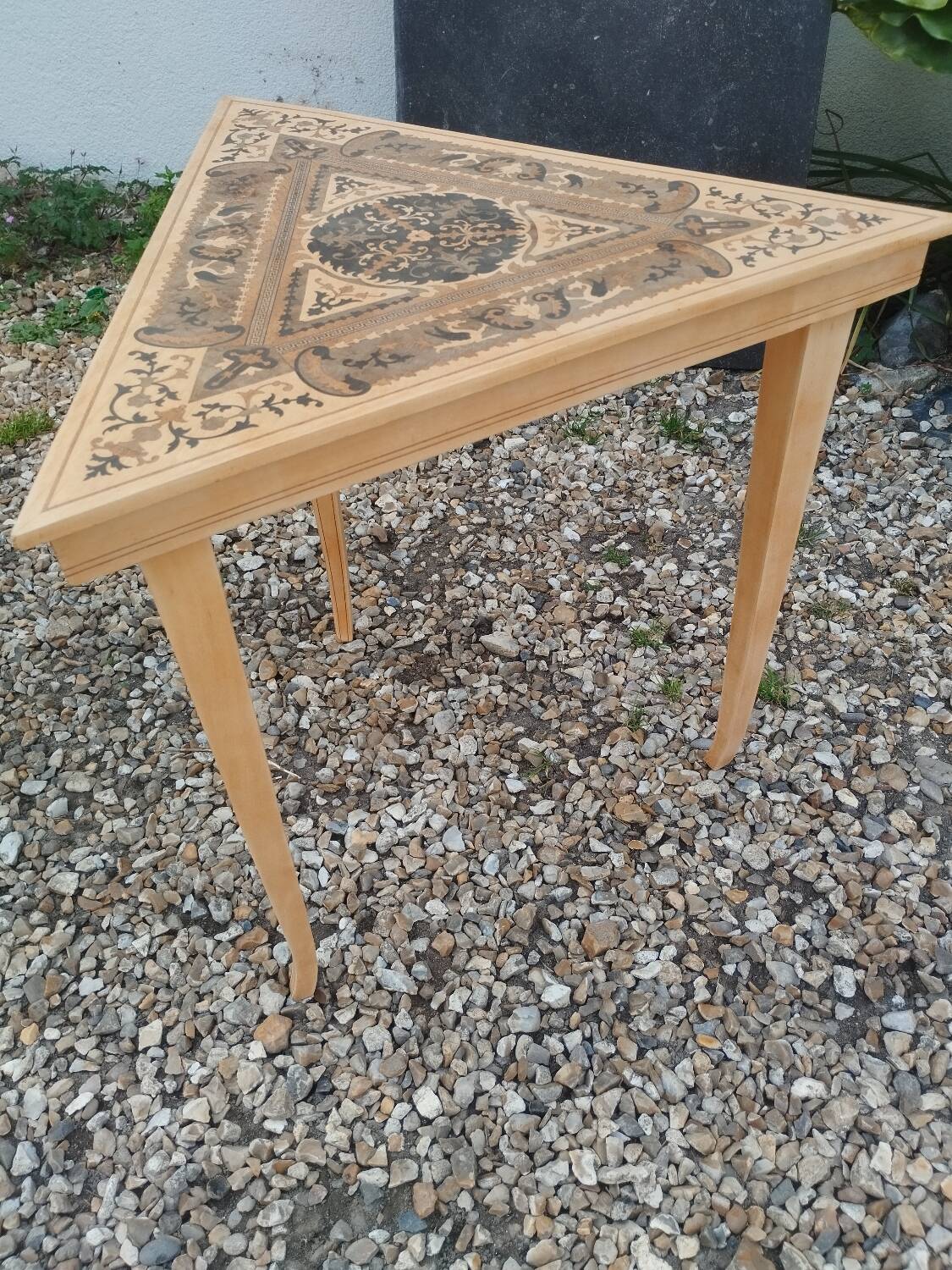 Beautiful pair of antique marquetry bedside tables.