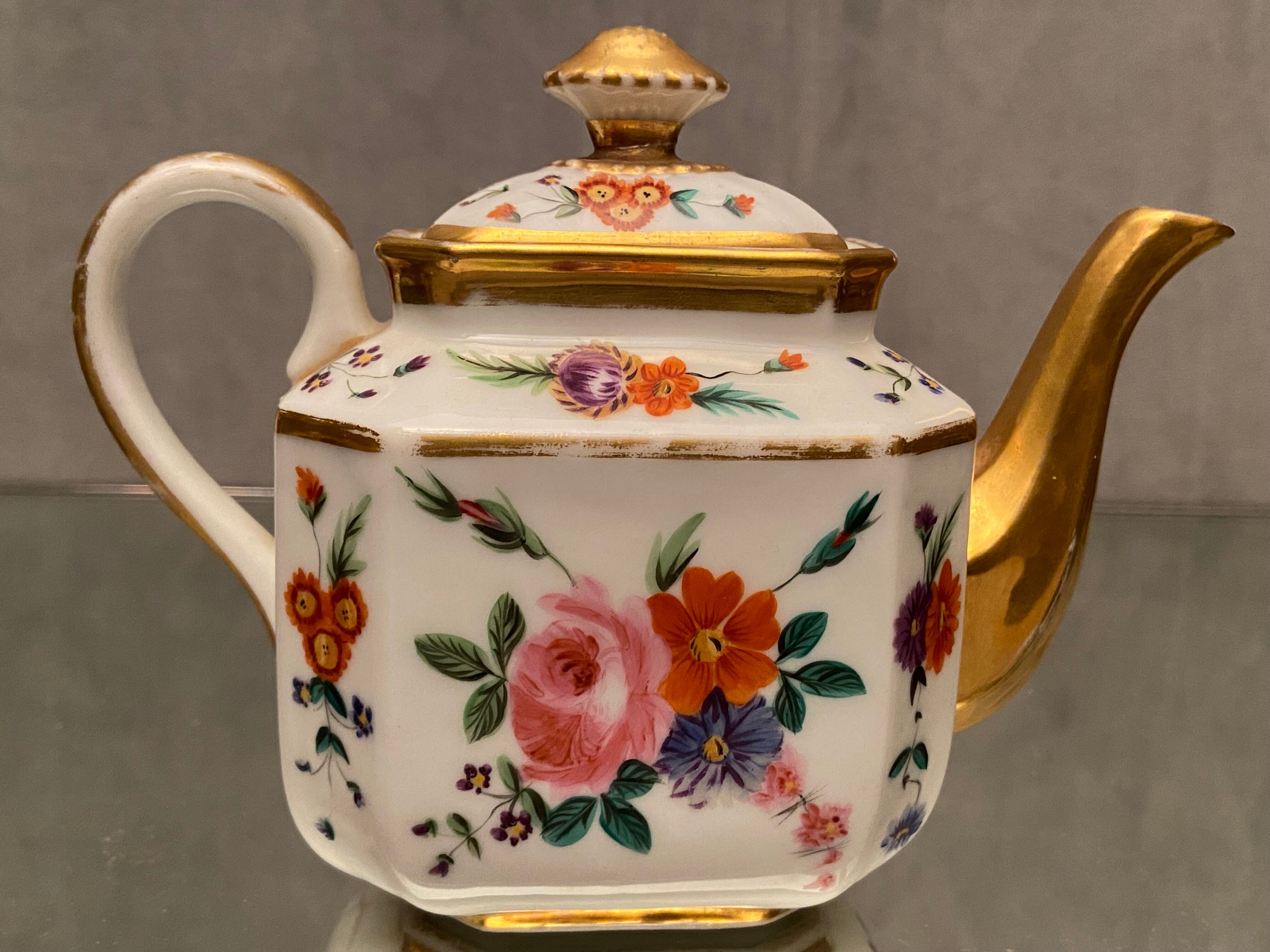 Selfish porcelain teapot Old Paris floral decoration polychrome and gold nineteenth