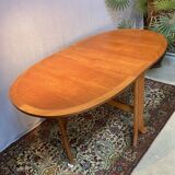 Foldable teak table